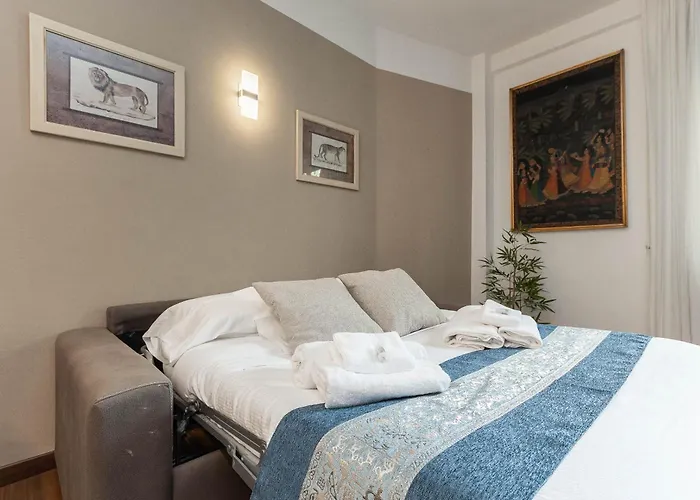 Nest Of Elegance - 5 Minuti Dalla Stazione - Apartman *