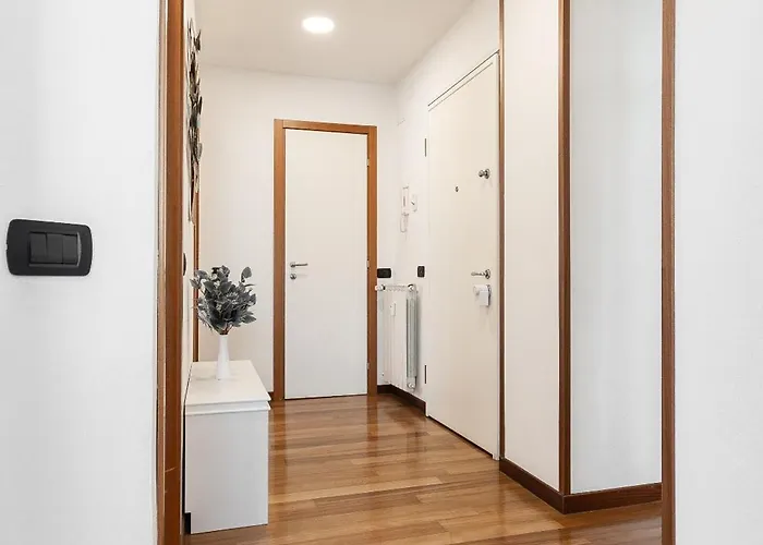 Nest Of Elegance - 5 Minuti Dalla Stazione - Apartman La Spezia