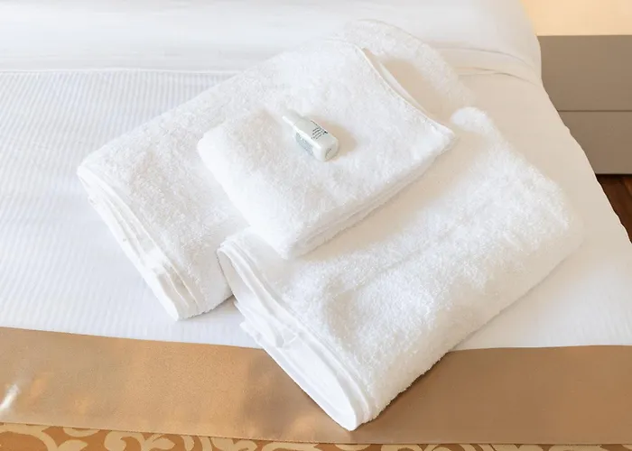 Nest Of Elegance - 5 Minuti Dalla Stazione - Apartman *